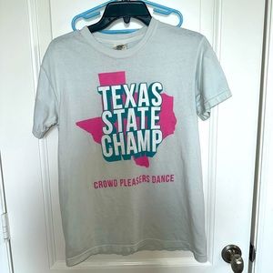 Comfort colors shirt, size small